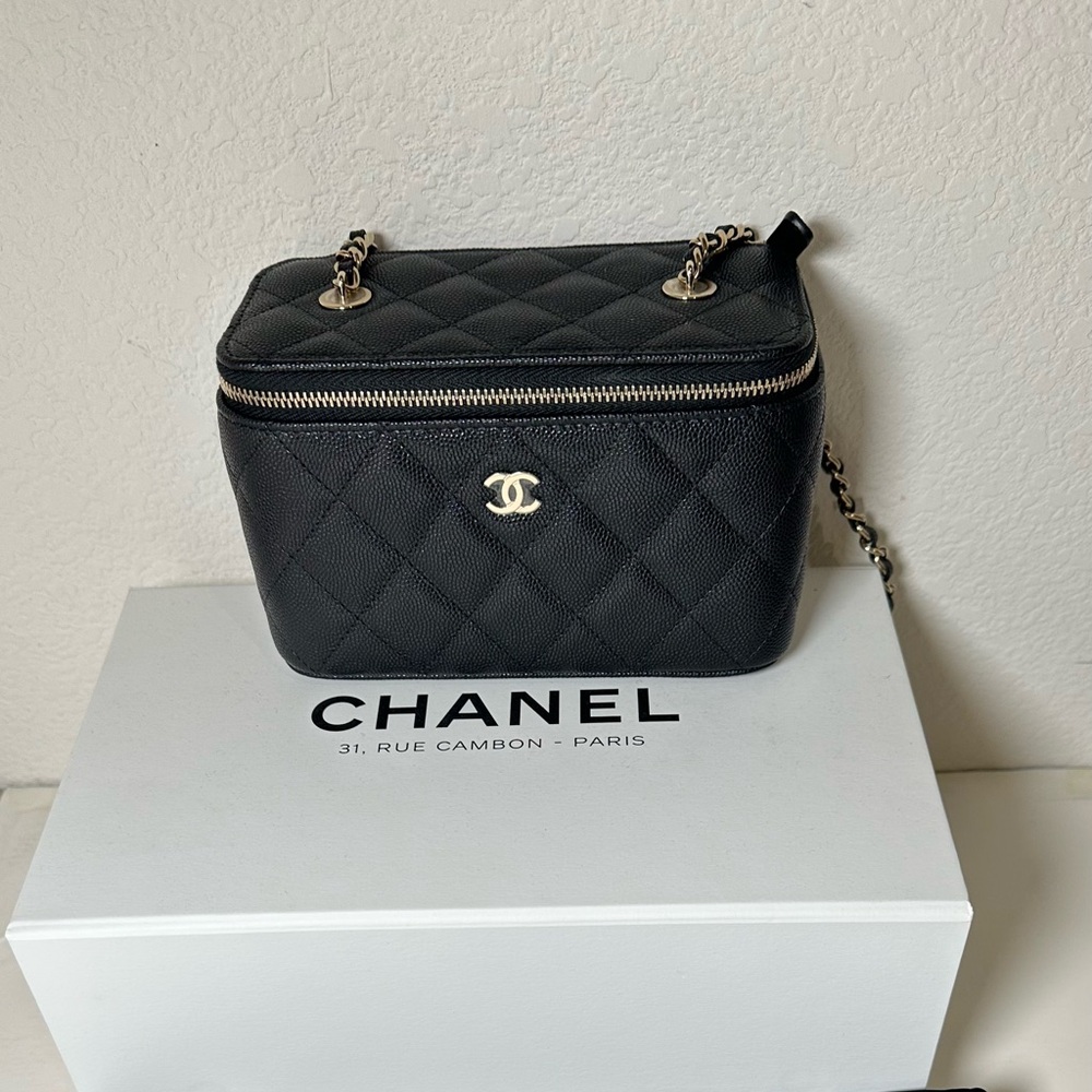 Chanel Small Caviar Vanity Case Rectangle With Ch… - image 1